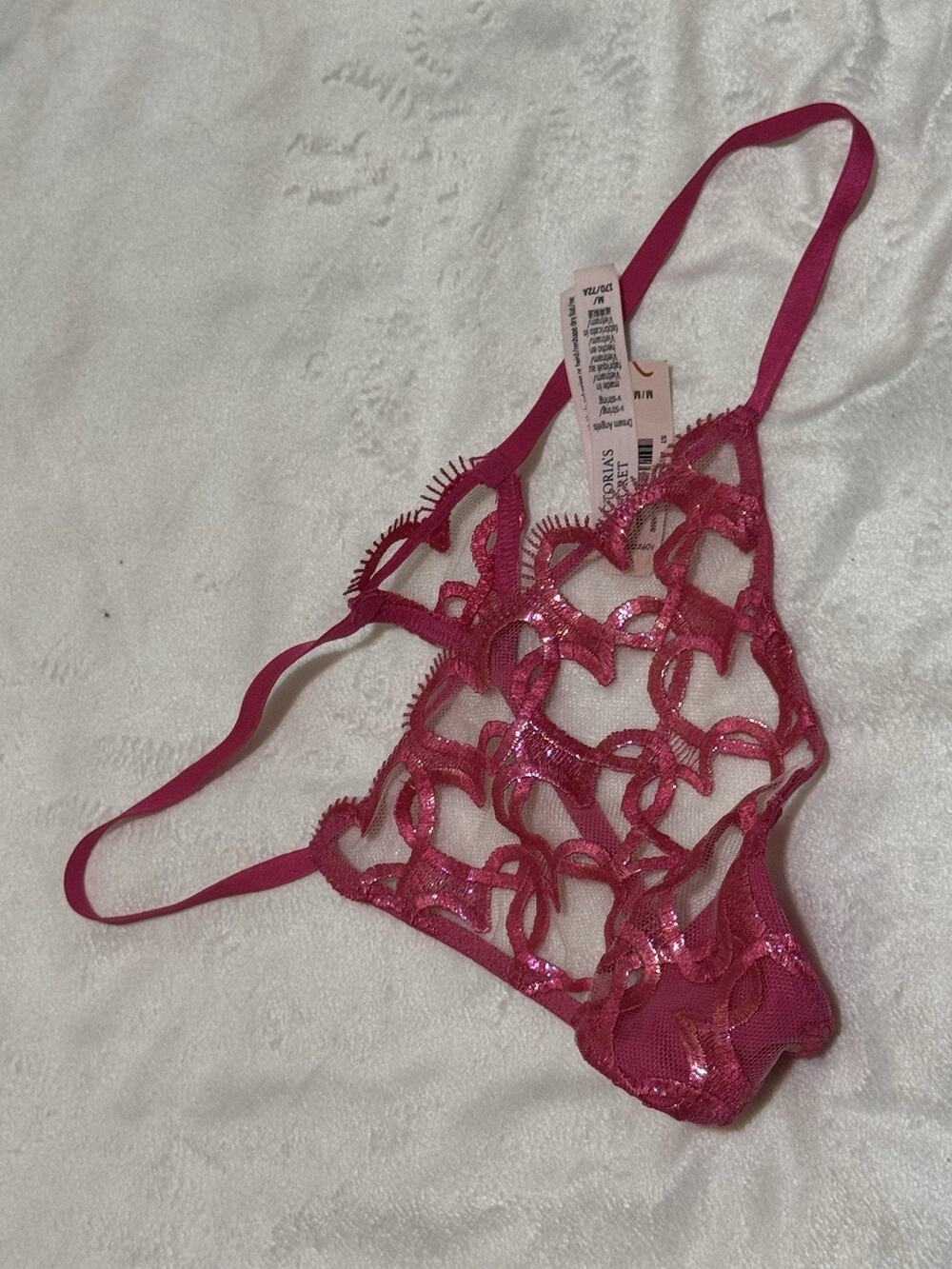 Victoria's Secret Dream Angels Embroidered V-String Thong - Pink Hearts M NWT
